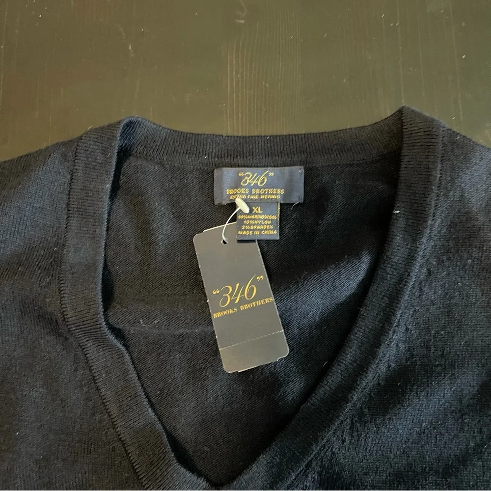 Brooks Brothers Navy blue V-neck sweater - Picture 4 of 7